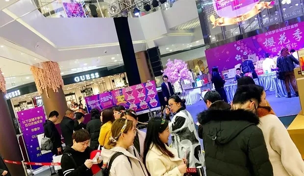 這面3層樓高的壹品玉屏，帶火這座16萬㎡購物中心的線下營銷 10.webp.jpg