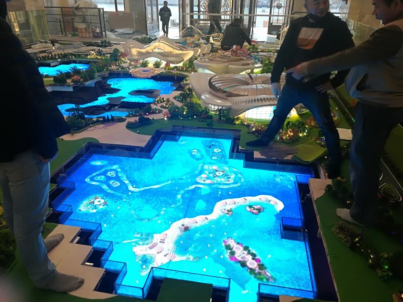 商業(yè)LED<a href=http://m.gdhjsme.com/dizhuan/ target=_blank class=infotextkey>地磚屏</a>