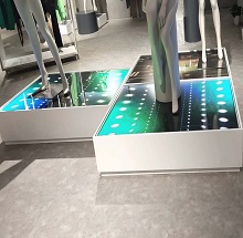 凱麗百貨3樓，四樓PH2.5地磚屏，模特屏，豎條屏共計46塊完美呈現(xiàn)！