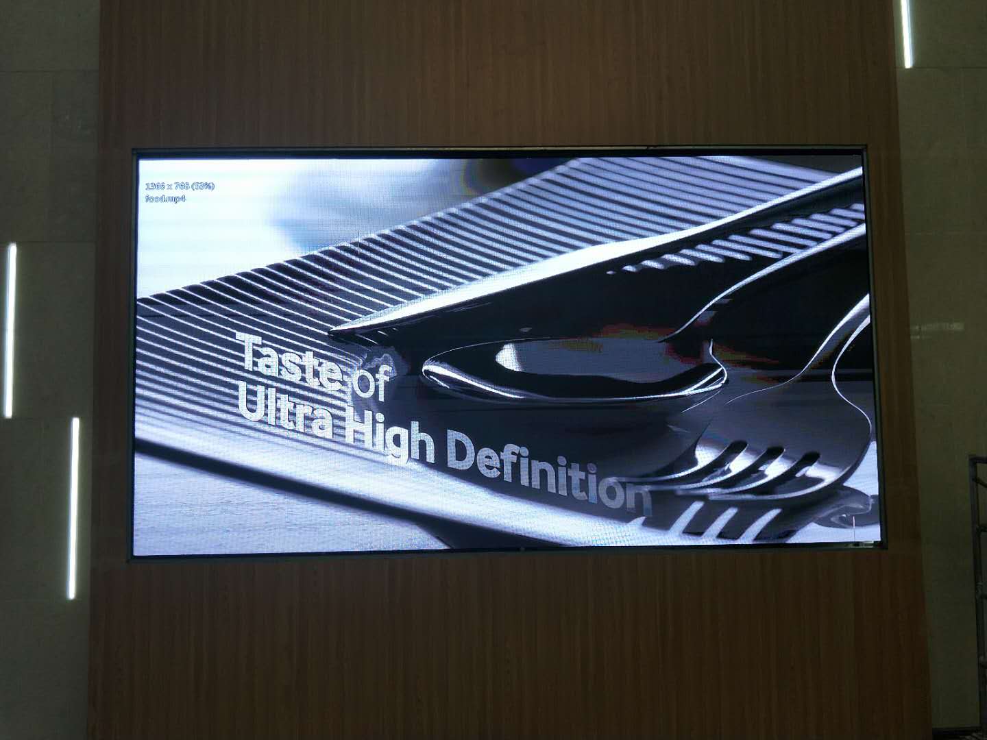 江蘇LED<a href=http://m.gdhjsme.com/quancai/ target=_blank class=infotextkey>全彩顯示屏</a>P2.5全彩LED顯示大屏圖片